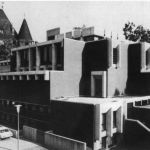 Clemens-Sels-Museum Neuss von der Zitadellstraße aus gesehen, im Hintergrund das Obertor, 1975